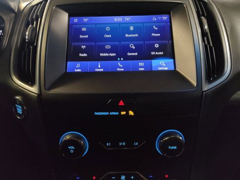 Used 2020 Ford Edge SE image 25