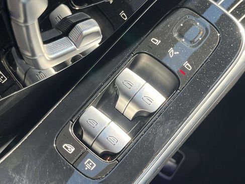 Used 2024 Mercedes-Benz Maybach S 680 4MATIC image 33