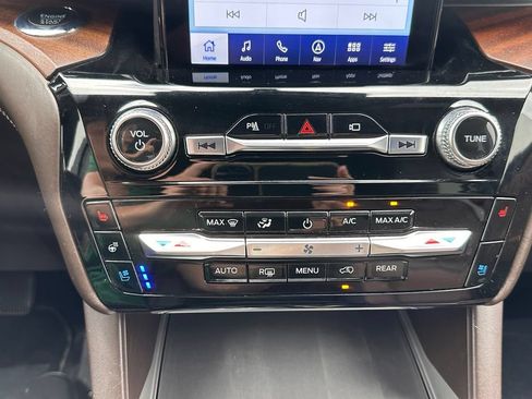 Certified 2022 Ford Explorer King Ranch w/ Class IV Trailer Tow Package AWD/4WD image 43