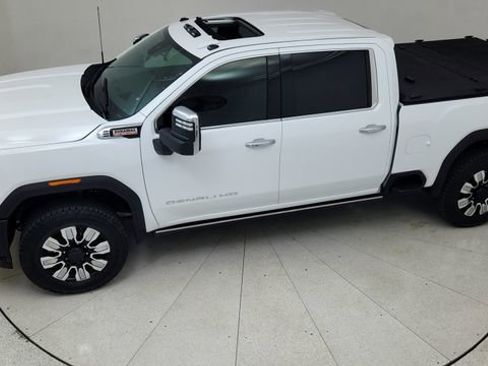 Used 2025 GMC Sierra 3500 Denali w/ Denali Reserve Package image 82