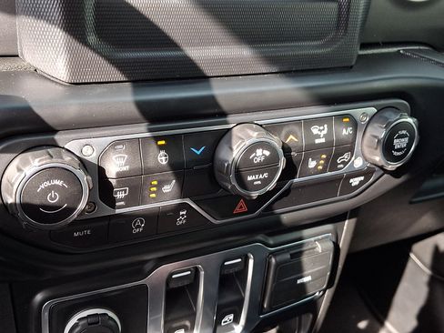 Used 2023 Jeep Wrangler Sport AWD/4WD image 17