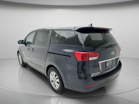 Used 2017 Kia Sedona LX FWD image 7