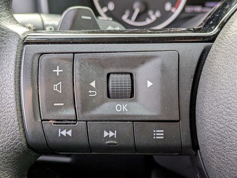 Used 2023 Nissan Rogue SV image 18