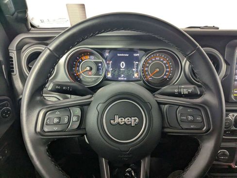 Used 2021 Jeep Gladiator Sport AWD/4WD image 16