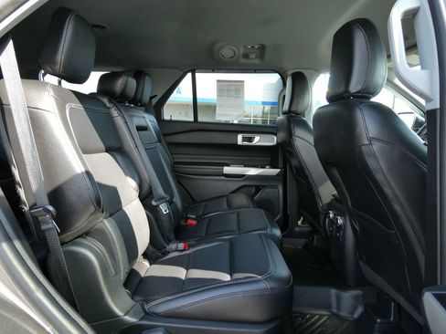 Used 2021 Ford Explorer Limited w/ Equipment Group 301A image 15