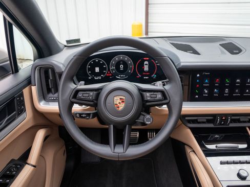 Certified 2024 Porsche Cayenne S image 20