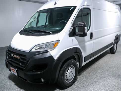 Used 2024 RAM ProMaster 2500 w/ Convenience Group FWD image 29