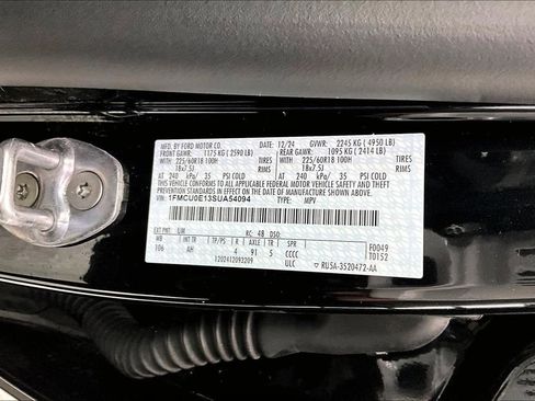 Used 2025 Ford Escape SE w/ PHEV Premium Package image 18