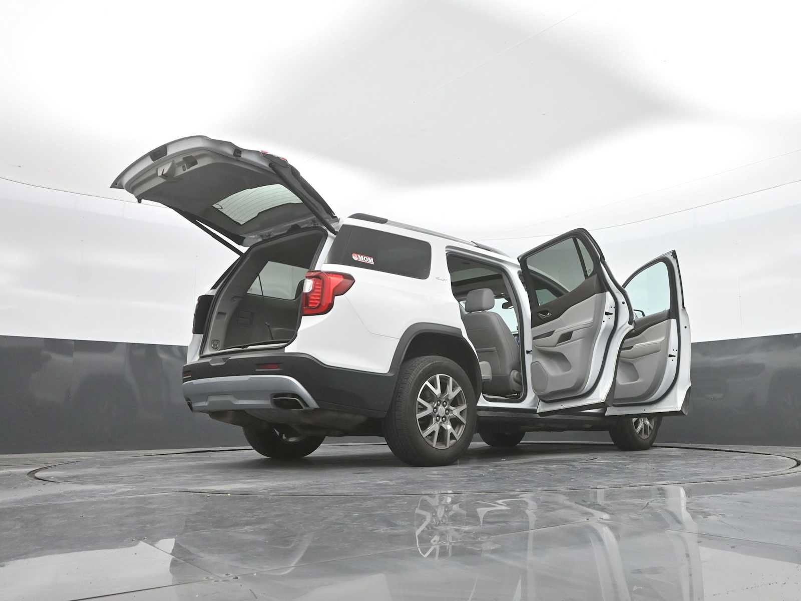 Used 2021 GMC Acadia SLT w/ LPO, Floor Liner Package AWD/4WD image 54