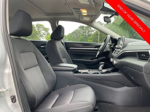 Used 2022 Nissan Altima 2.5 SV w/ SV Premium Package image 14