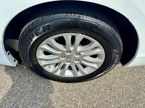 Used 2014 Toyota Sienna XLE FWD image 35