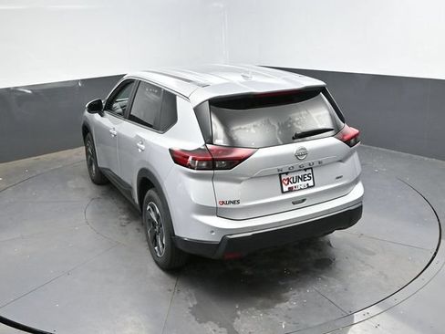 Used 2025 Nissan Rogue SV AWD/4WD image 45