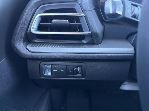 New 2026 Chevrolet Traverse LT image 14