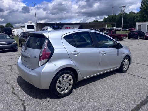 Used 2015 Toyota Prius C Two FWD image 7