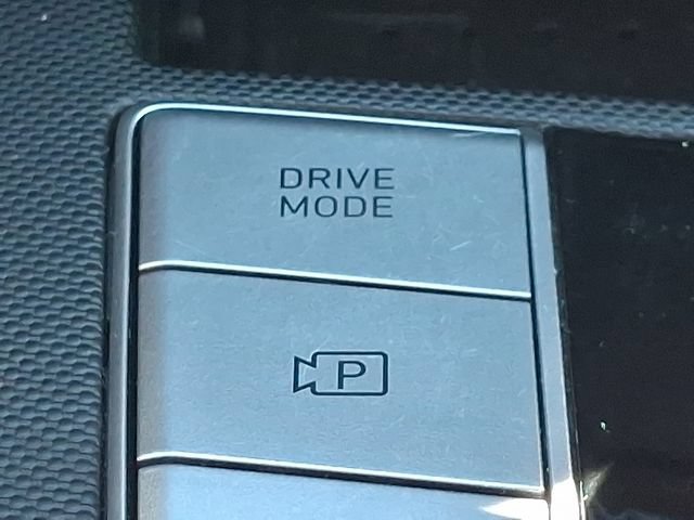 Certified 2023 Hyundai Elantra Limited FWD image 26