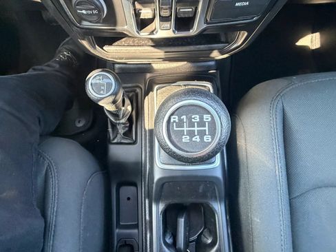 Used 2022 Jeep Wrangler Unlimited Sport AWD/4WD image 29