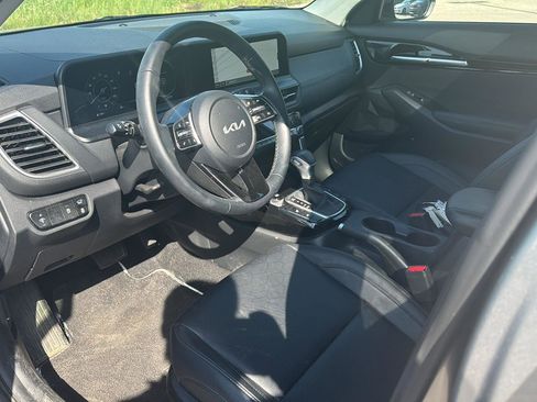Used 2025 Kia Seltos EX w/ EX Sunroof Package AWD/4WD image 11