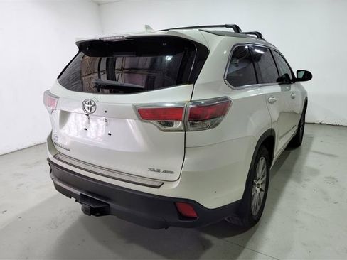 Used 2016 Toyota Highlander XLE image 17