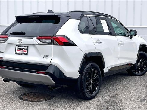 Used 2025 Toyota RAV4 XSE image 17