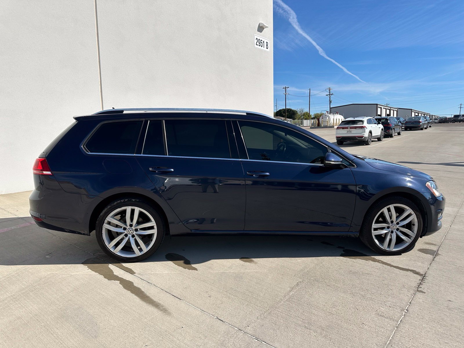 Used 2017 Volkswagen Golf SEL FWD image 8
