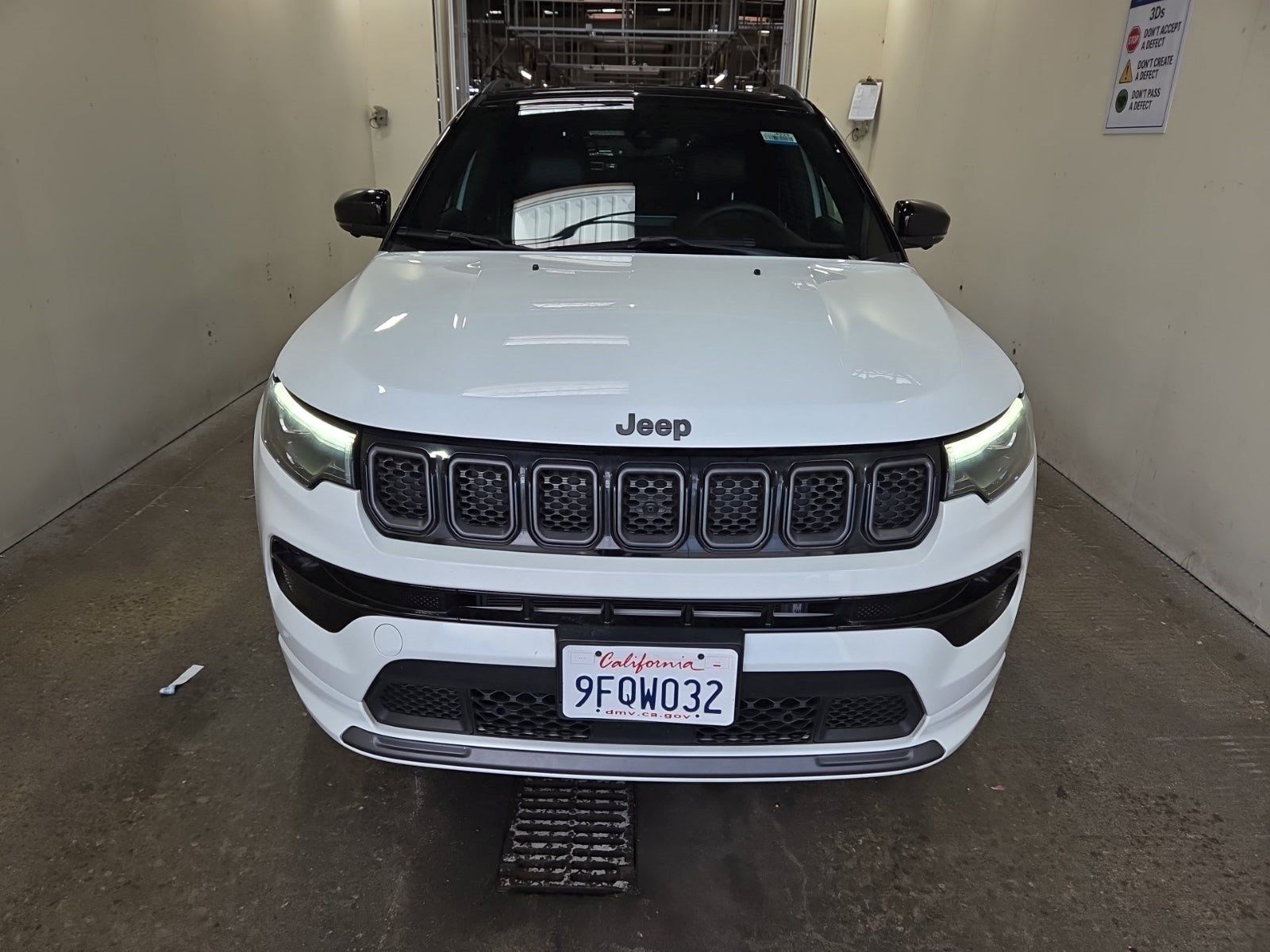 Used 2023 Jeep Compass High Altitude w/ Driver Assist Group I AWD/4WD image 3