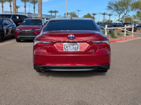 Used 2022 Toyota Camry XLE w/ Navigation Upgrade Package image 5