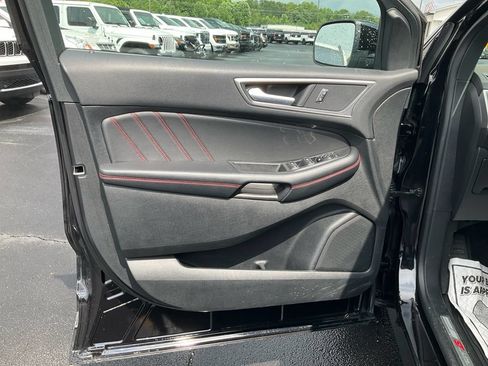 Certified 2024 Ford Edge ST-Line AWD/4WD image 17