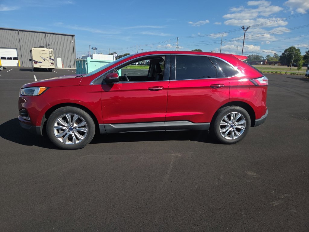 Used 2021 Ford Edge Titanium w/ Equipment Group 301A FWD image 7