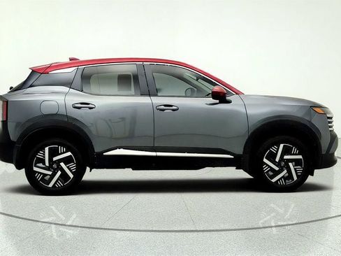 Used 2025 Nissan Kicks SV FWD image 4