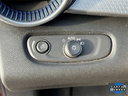 Used 2024 Chevrolet Trax LT w/ LPO, Blackout Package image 37