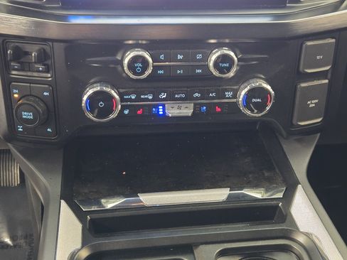 Certified 2024 Ford F250 Lariat w/ Lariat Ultimate Package AWD/4WD image 19