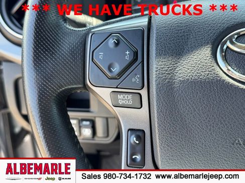 Used 2017 Toyota Tacoma TRD Off-Road w/ Tow Package (A/T) image 18