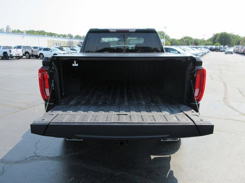 Used 2021 GMC Sierra 1500 AT4 AWD/4WD image 9