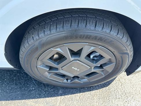 Used 2026 Kia Carnival SX image 10