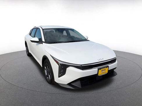 Used 2025 Kia K4 FWD image 3
