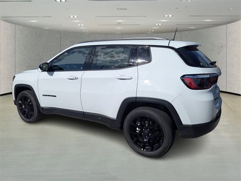 New 2026 Jeep Compass Latitude image 4