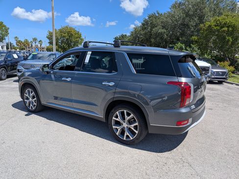 Used 2022 Hyundai Palisade SEL w/ Premium Package FWD image 6