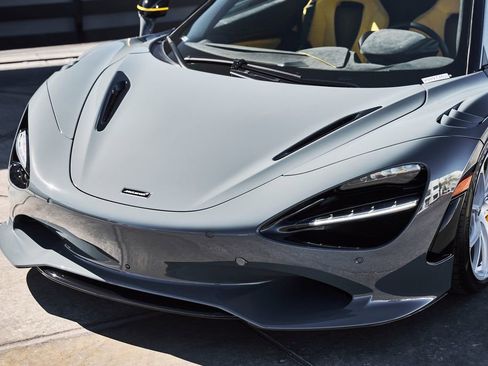Used 2026 McLaren 750S Spider RWD image 7