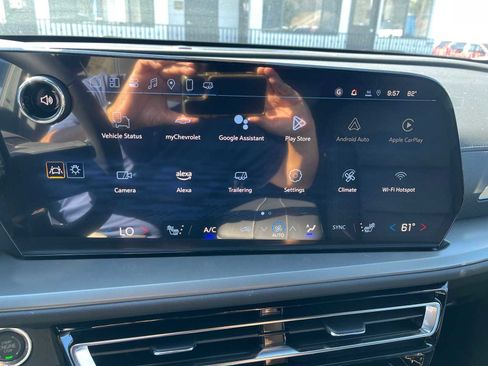 New 2025 Chevrolet Traverse LT w/ LPO, Floor Liner Package image 27