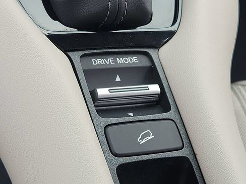 Used 2025 Honda HR-V LX image 24