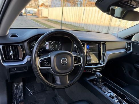 Used 2020 Volvo S60 T5 Momentum image 20