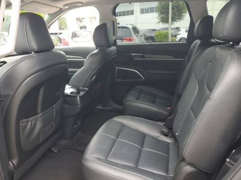 Used 2021 Kia Telluride EX w/ EX Premium Package AWD/4WD image 8
