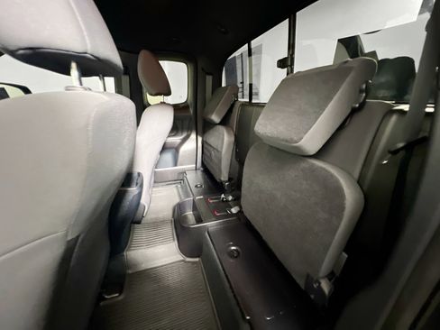 Used 2019 Toyota Tacoma TRD Sport image 29