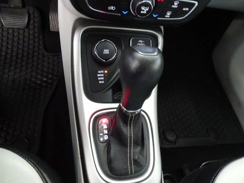 Used 2021 Jeep Compass Latitude w/ Sun and Sound Group image 12