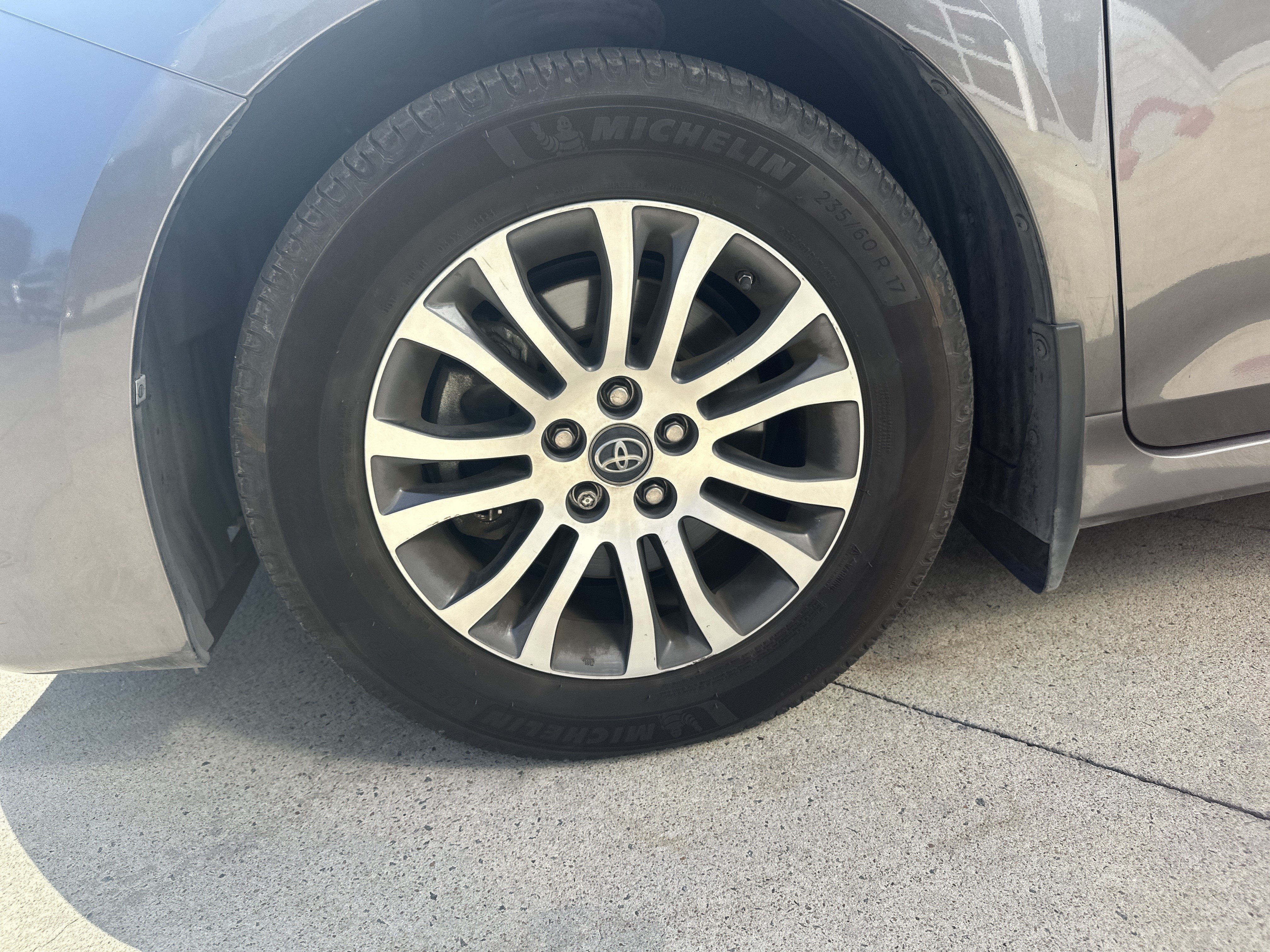 Used 2018 Toyota Sienna XLE w/ XLE Navigation Package FWD image 30