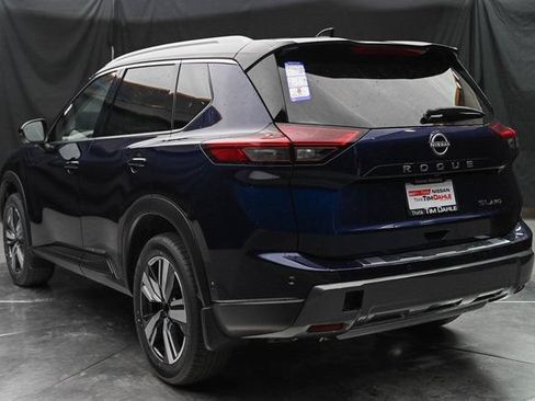 New 2025 Nissan Rogue SL w/ SL Premium Package AWD/4WD image 11