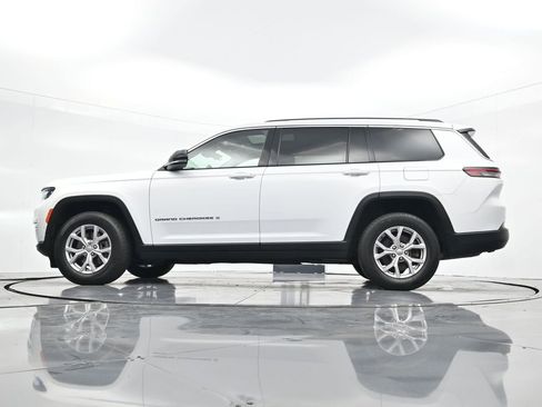 Used 2022 Jeep Grand Cherokee L Limited w/ Luxury Tech Group II image 39