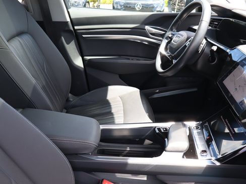 Used 2021 Audi e-tron Premium Plus w/ Premium Plus Package AWD/4WD image 14