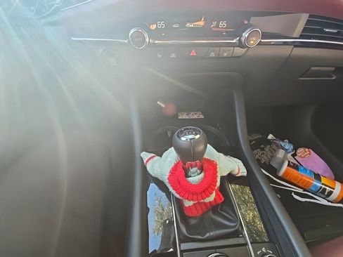 Used 2022 MAZDA MAZDA3 s image 20