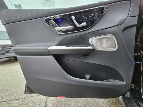 Used 2023 Mercedes-Benz GLC 300 4MATIC image 25